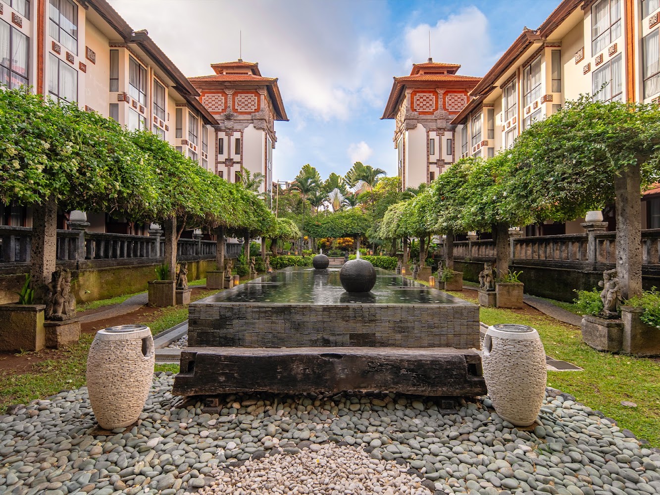 Construction and renovation of Prime Plaza Hotel Sanur, a four-star beachfront hotel and convention center